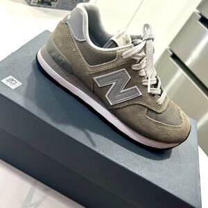 New Balance Women’s 574 Core